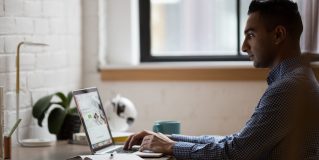 Czy szkolenie BHP przez internet jest ważne? Kiedy forma online spełnia wymogi prawa i dla kogo jest dostępna